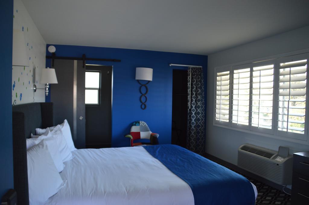 University Inn Asu/Tempe (Adults Only) מראה חיצוני תמונה